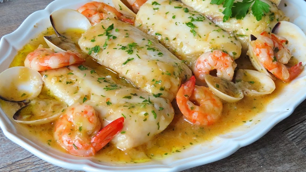 merluza en salsa con gambas y chirlas
