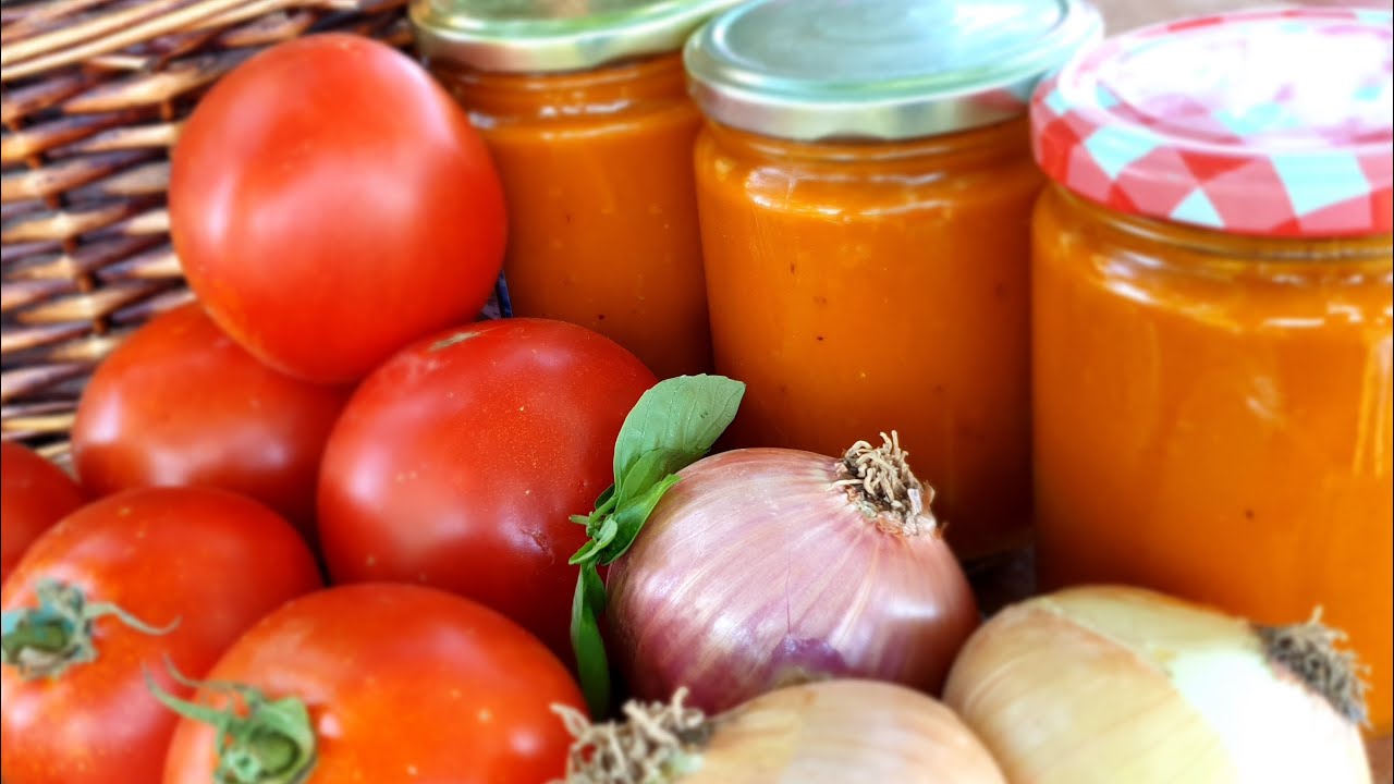 embotar tomate frito con cebolla y pimiento