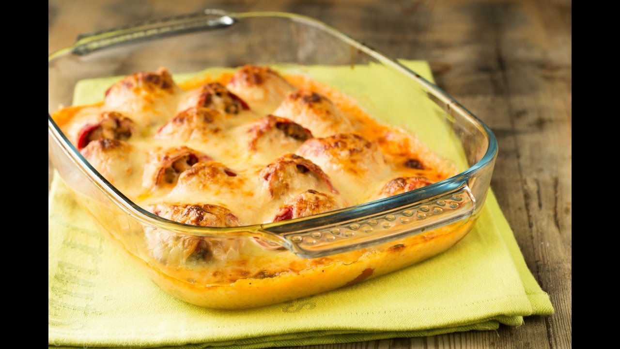 pimientos rellenos de carne y bechamel