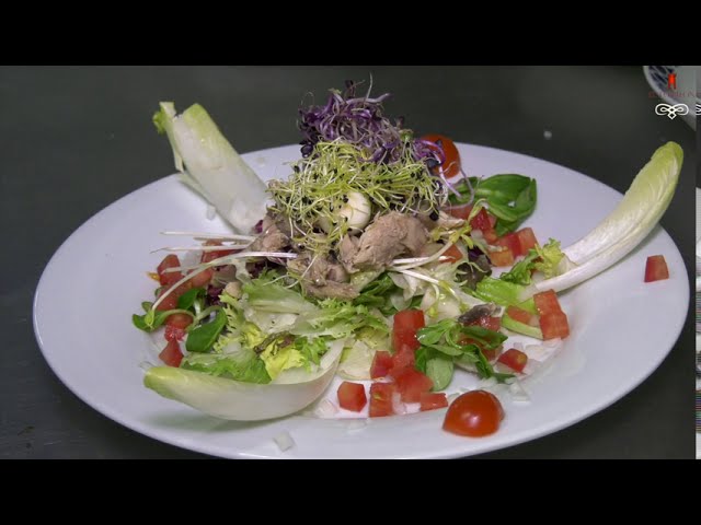 ensalada de perdiz escabechada con escarola