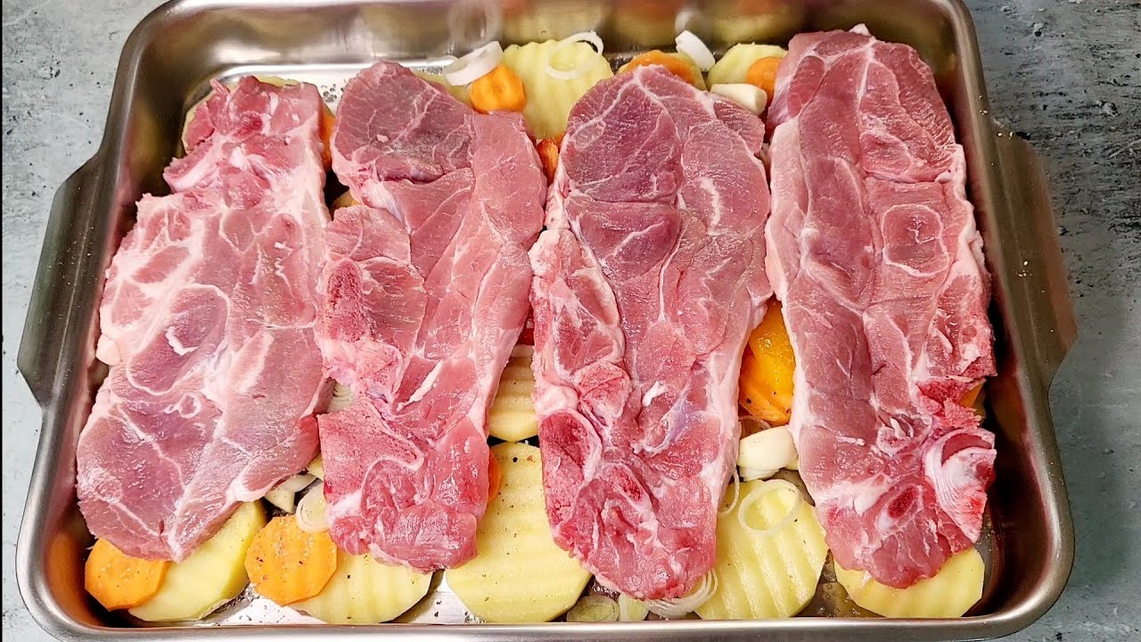 chuletas de aguja de cerdo al horno