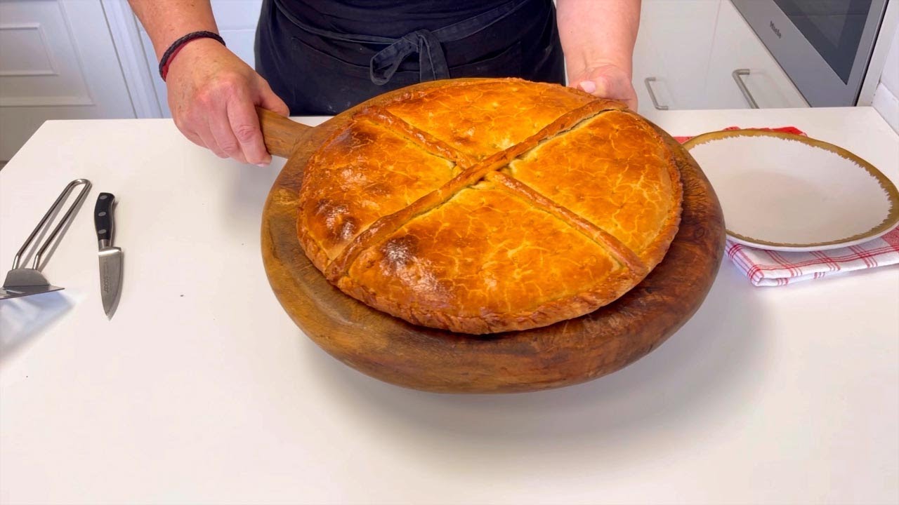masa de empanada gallega con vino blanco