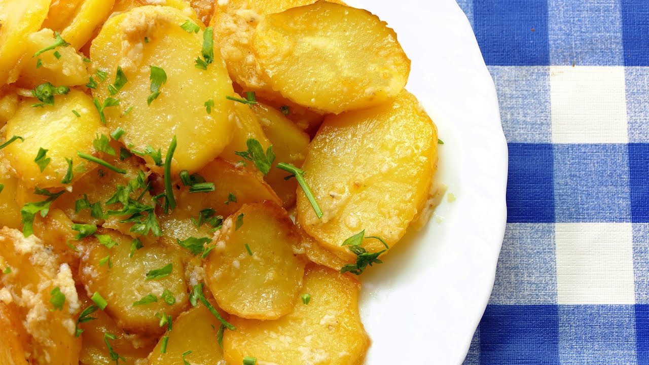 patatas aliñadas con ajo y perejil