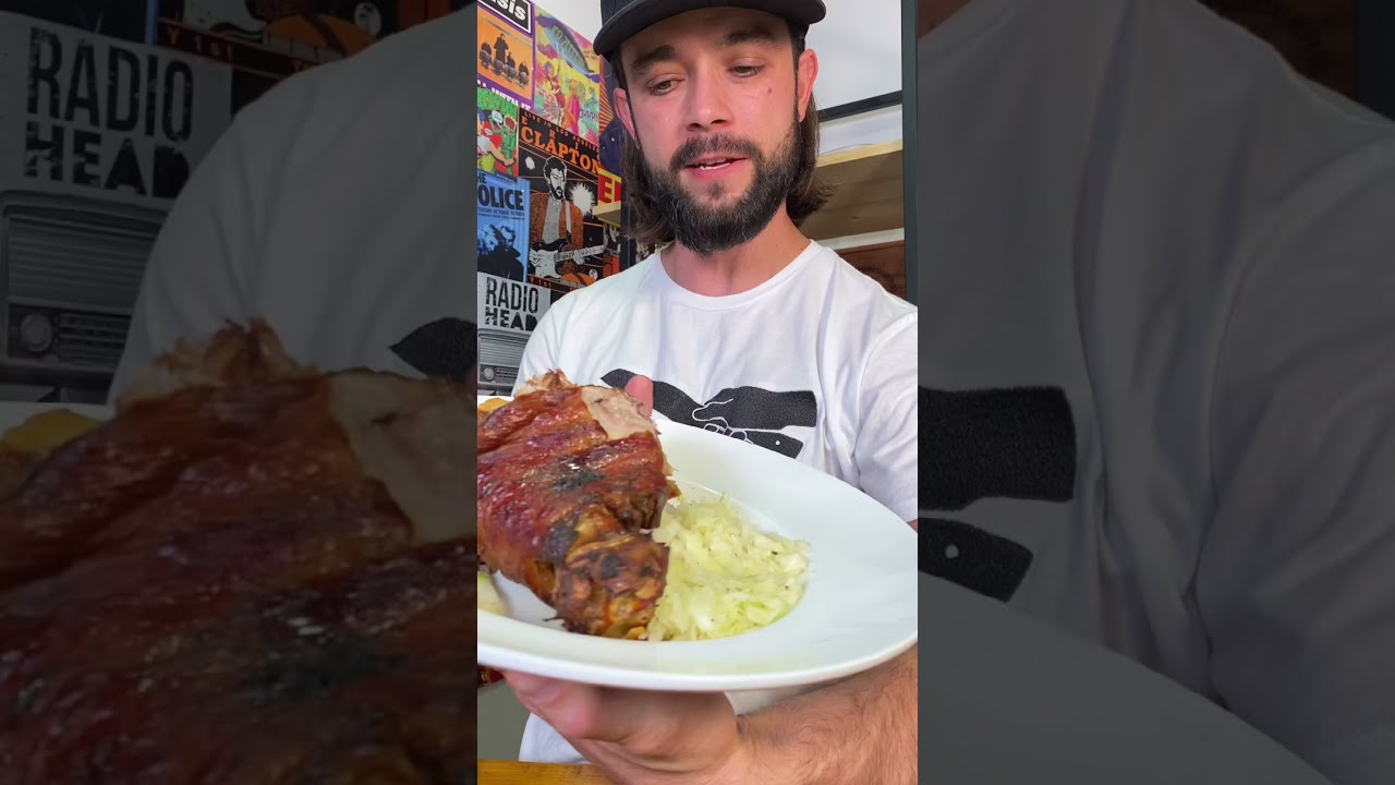 codillo de cerdo asado en cazuela