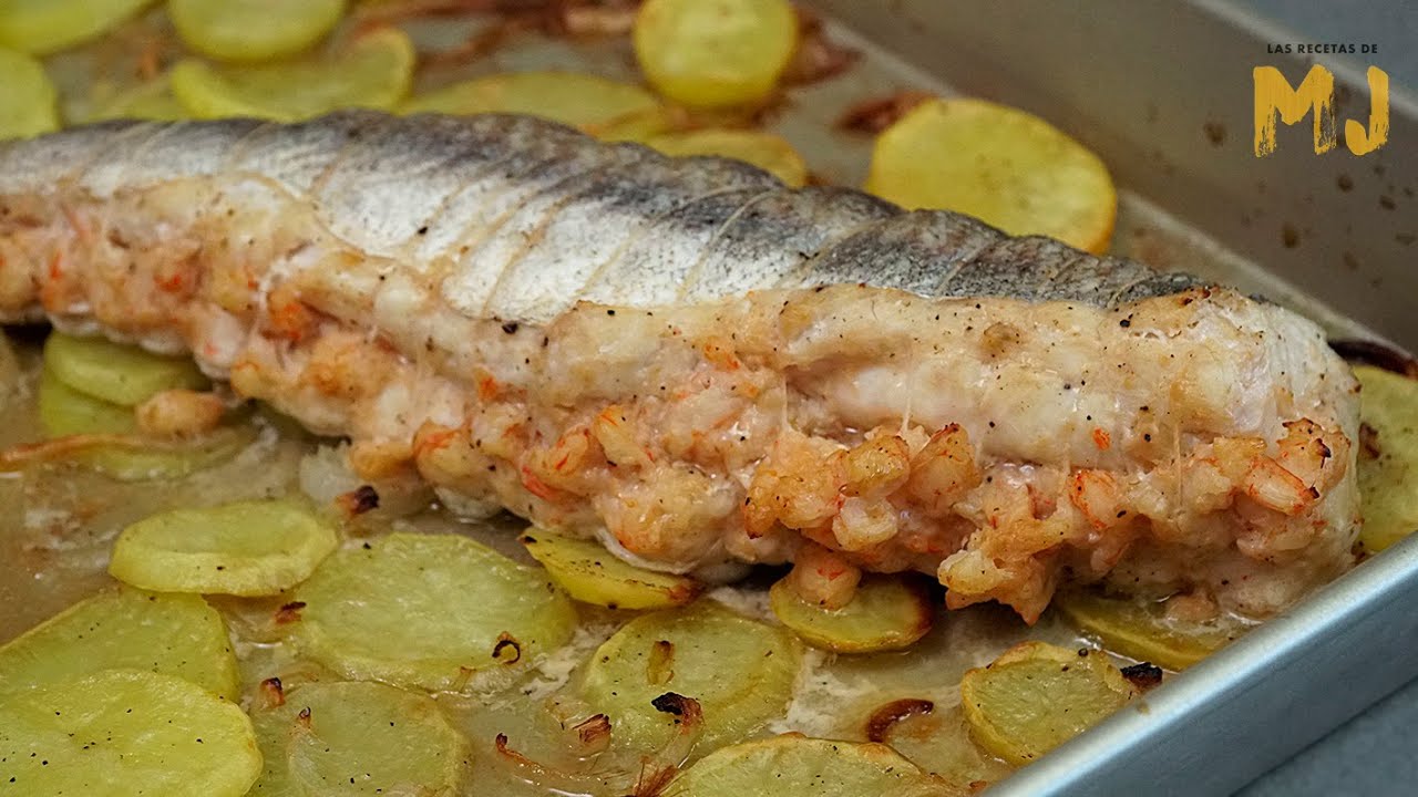 merluza rellena de gambas y huevo duro