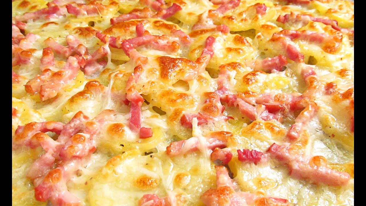 patatas enteras al horno con queso y bacon
