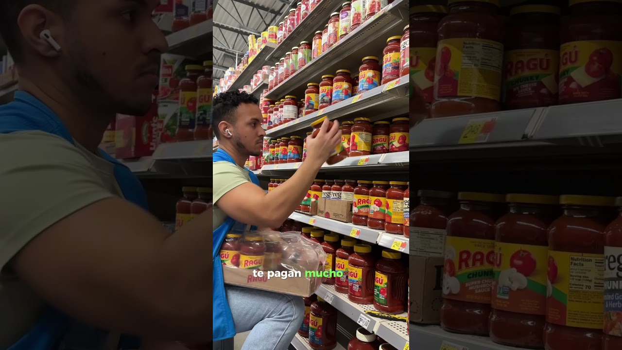 persona que trabaja en una tienda de alimentos