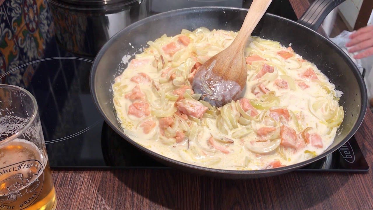 espaguetis con salmón ahumado y nata