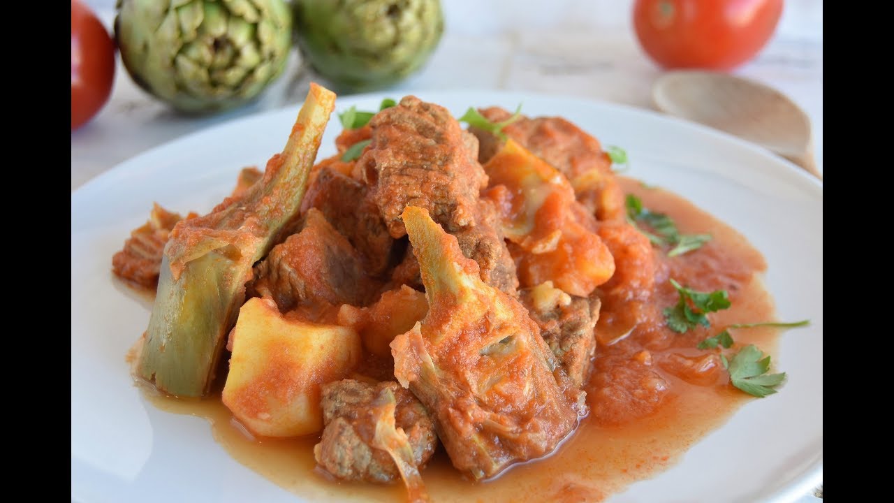 guiso de patatas con alcachofas y carne