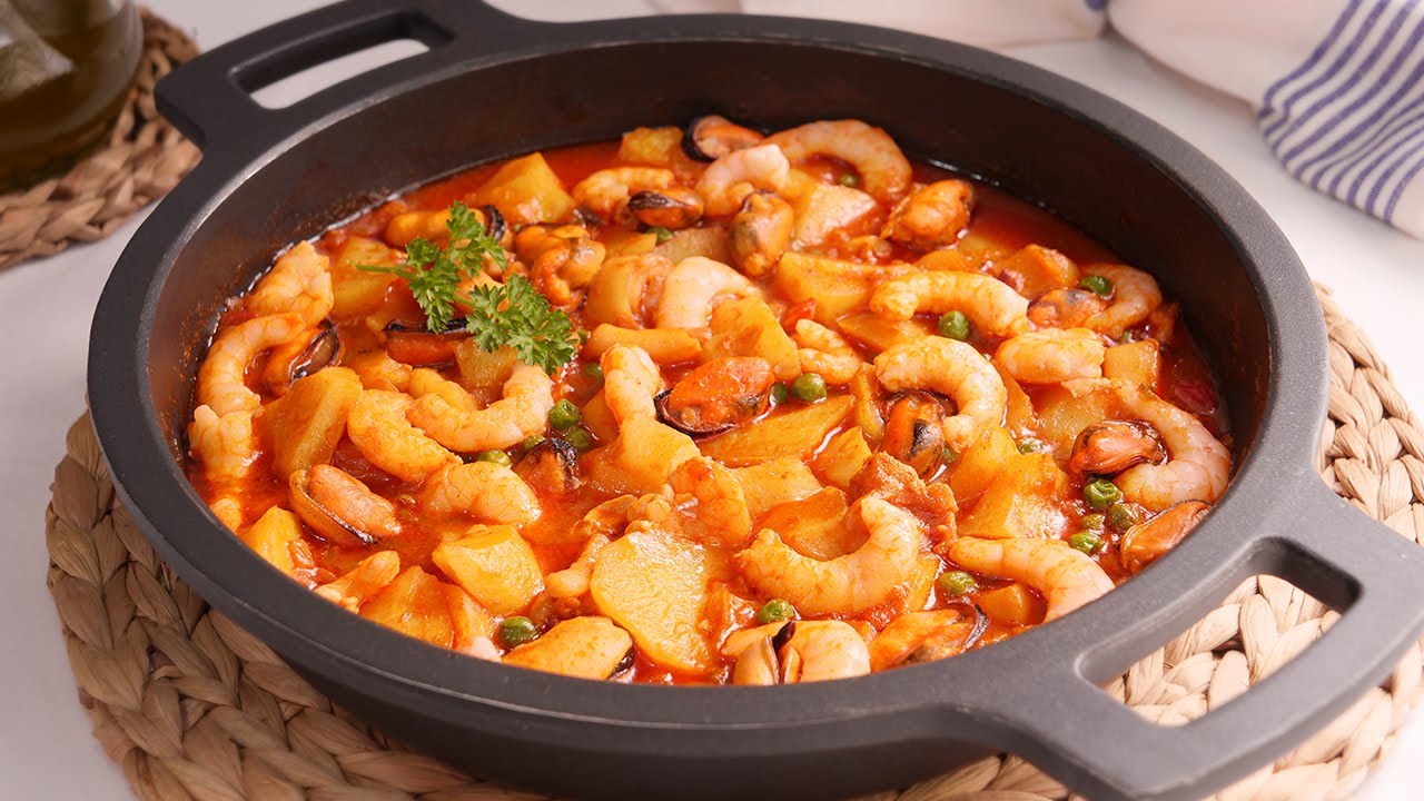 patatas a la marinera con calamares y gambas