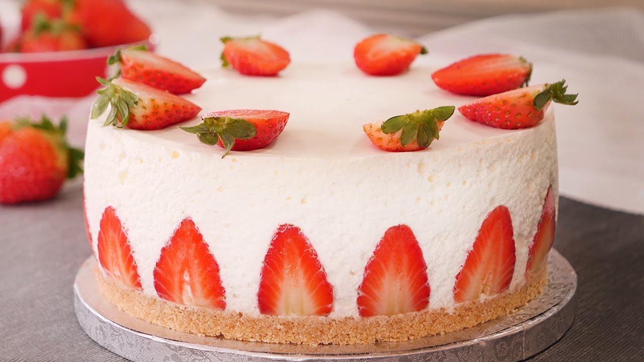 tarta de fresas con nata y leche condensada